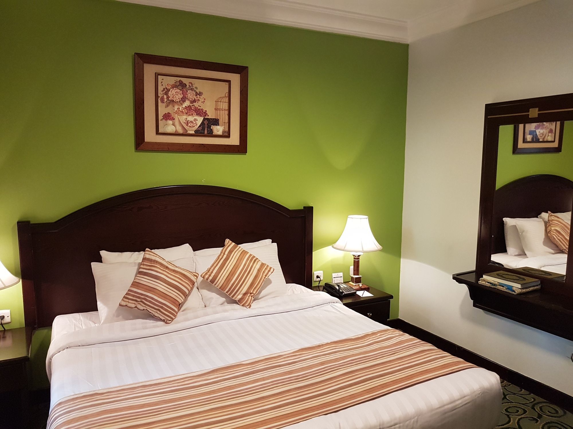 Отель Taiba Madinah Медина Экстерьер фото Deluxe Room
