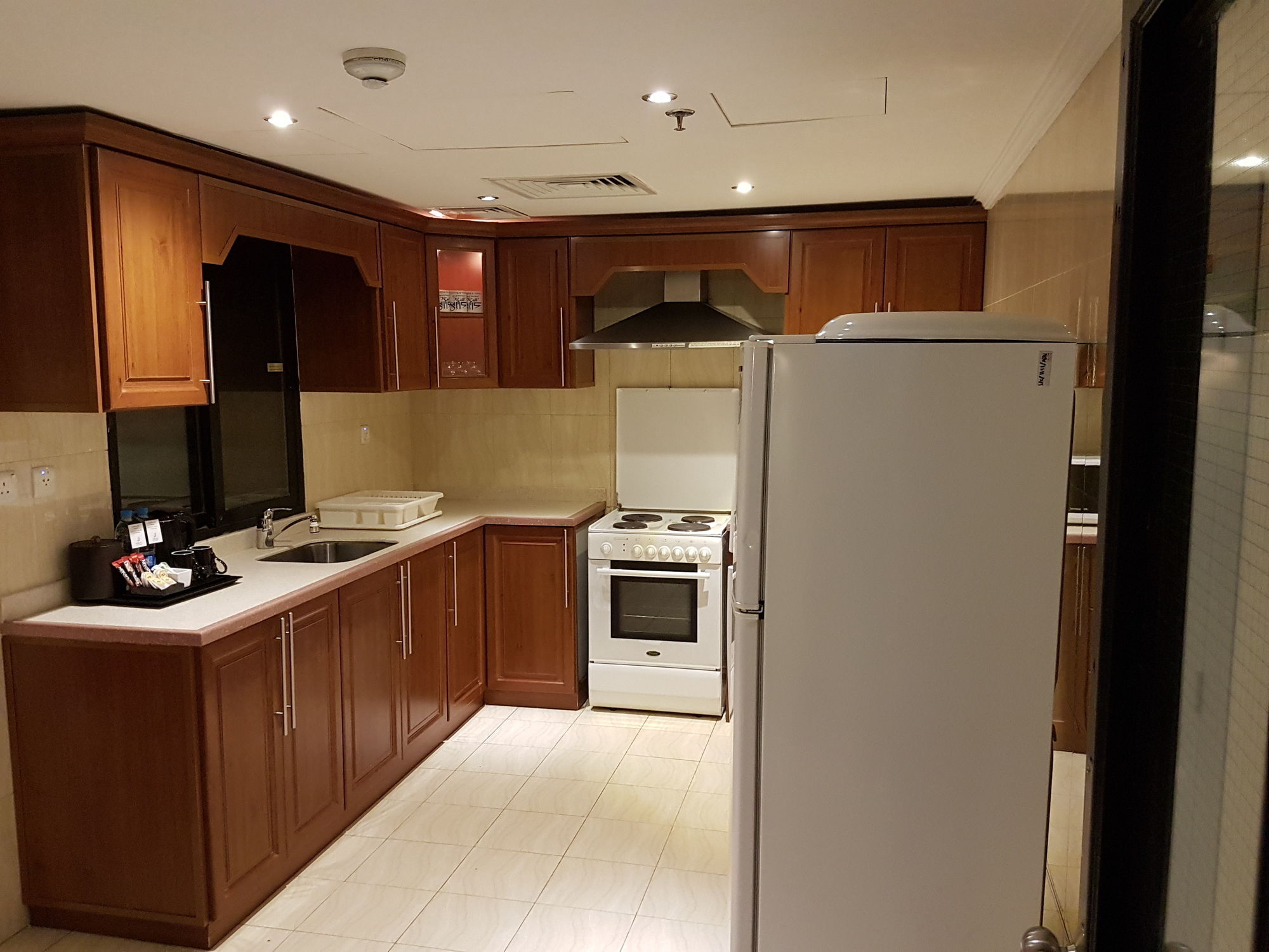 Отель Taiba Madinah Медина Экстерьер фото A kitchen in a hotel