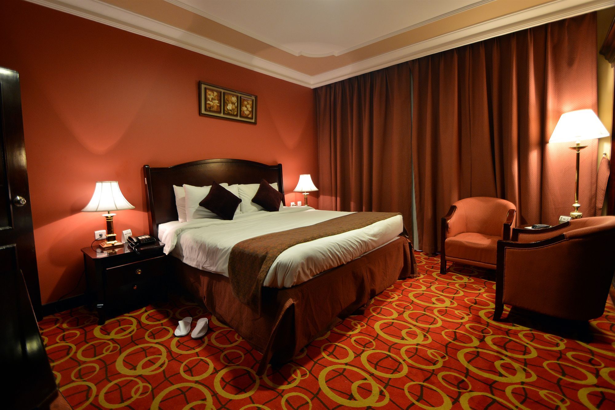Отель Taiba Madinah Медина Экстерьер фото A room at the hotel
