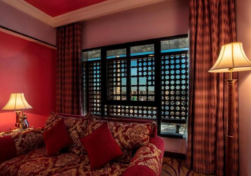 Отель Taiba Madinah Медина Экстерьер фото A room at the hotel